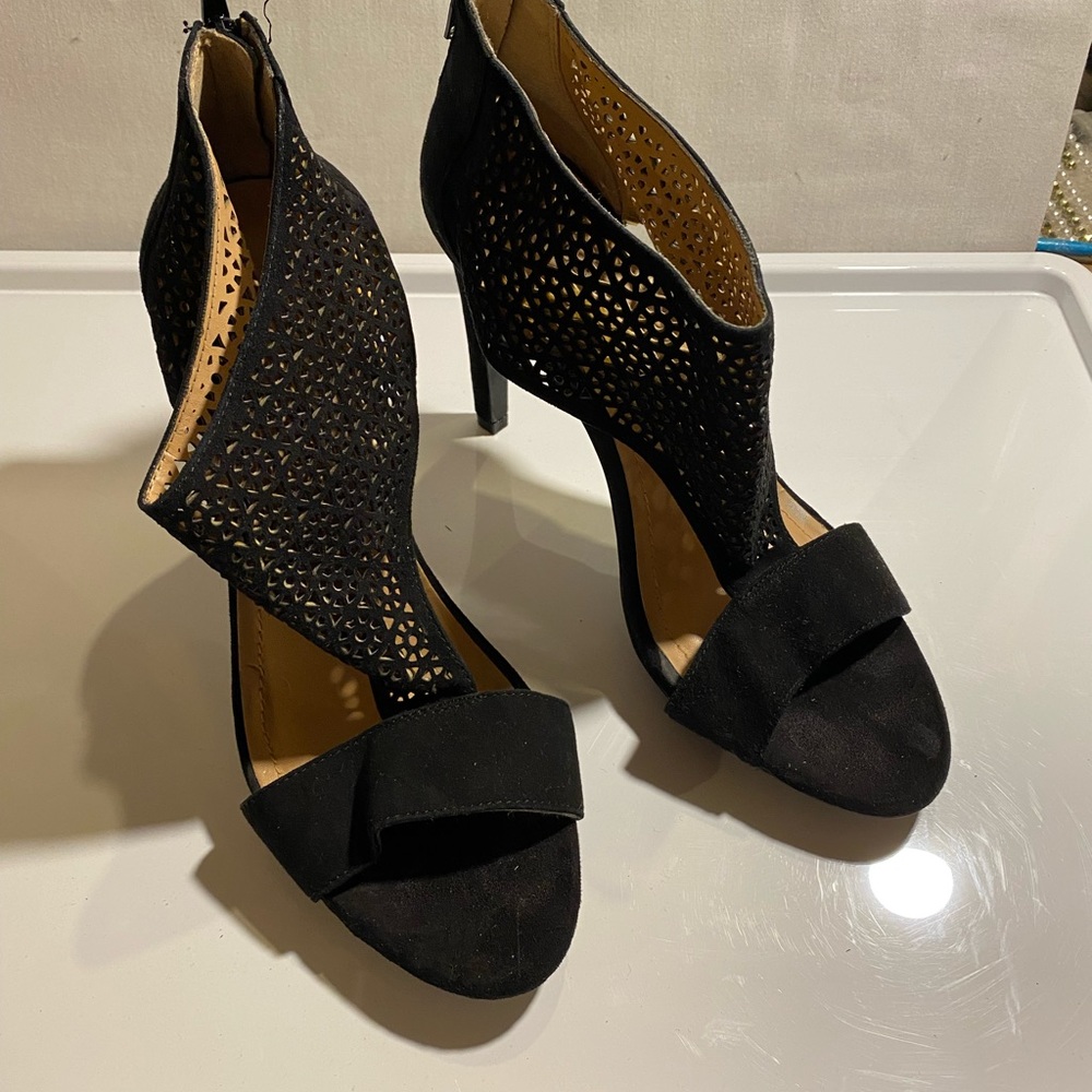 BCBG shoes